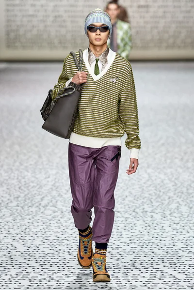 Look 3